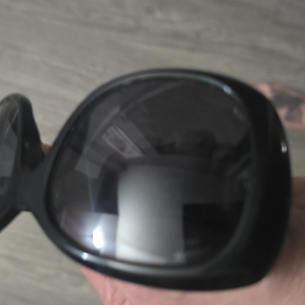 Authentic CHANEL Black Oversized Sunglasses - Picture 4 of 8